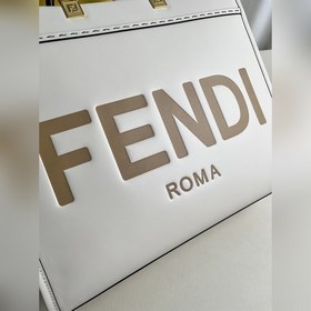 Средняя сумка Fendi Sunshine Кожаная сумка-тоут Подробнее Средняя