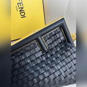 Черный плетеный Серия Fendifirst отличается дизайном с буквой F, 