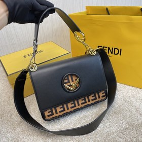 Название： Сумка с клапаном Kan I Logo Качество： оригинал Модель：