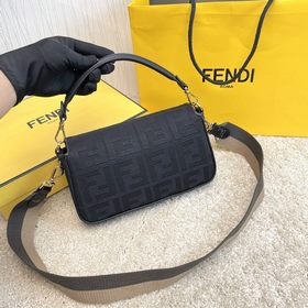 Название： FENDI Mon Tresor Стильный батончик с объемной вышивкой 