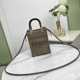 Название： Мини-сумка FENDI. Качество： высший сорт. Модель： 8873.