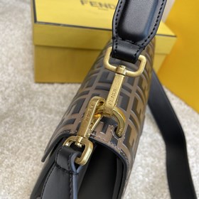 Название： FENDI Kan I Качество： качество оригинального заказа Мод