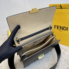 Название： FENDI Kan I Качество： качество оригинального заказа Мод