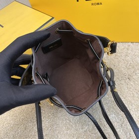 Название： FENDI Mon Tresor сумка-бакет Качество： оригинал Модель：