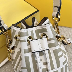Название： FENDI Mon Tresor сумка-бакет Качество： оригинал Модель：