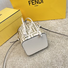 Название： FENDI Mon Tresor сумка-бакет Качество： оригинал Модель：