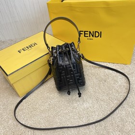 Название： FENDI Mon Tresor сумка-бакет Качество： оригинал Модель：