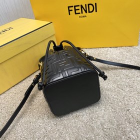 Название： FENDI Mon Tresor сумка-бакет Качество： оригинал Модель：