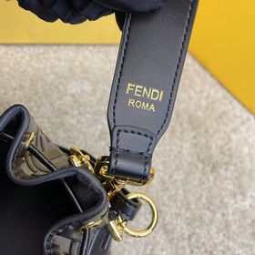 Название： FENDI Mon Tresor сумка-бакет Качество： оригинал Модель：