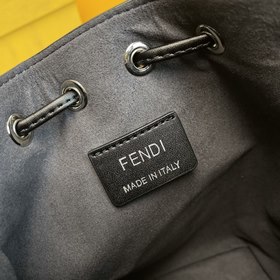 Название： FENDI Mon Tresor сумка-бакет Качество： оригинал Модель：
