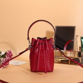 Название： FENDI Mon Tresor сумка-бакет Качество： оригинал Модель：