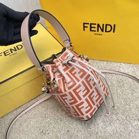 Название： FENDI Mon Tresor сумка-бакет Качество： оригинал Модель：