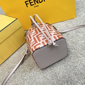 Название： FENDI Mon Tresor сумка-бакет Качество： оригинал Модель：