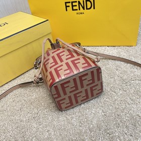 Название： FENDI Mon Tresor сумка-бакет Качество： оригинал Модель：