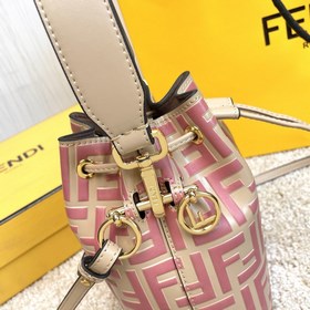 Название： FENDI Mon Tresor сумка-бакет Качество： оригинал Модель：