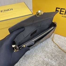 Название： Кожаный бумажник Fendi из трех предметов Качество： ориг