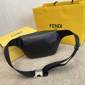 Название： Поясная сумка Fendi Качество： оригинал Модель： 8882 Цве