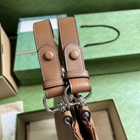 Сумка Gucci Blondie из серии Blondie в оригинальной зеленой короб