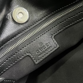 Маленькая сумка Gucci Blondie из серии Blondie в оригинальной зел