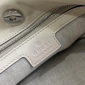 Маленькая сумка Gucci Blondie из серии Blondie в оригинальной зел