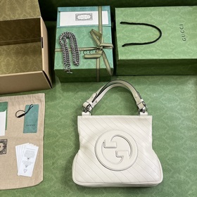 Маленькая сумка Gucci Blondie из серии Blondie в оригинальной зел