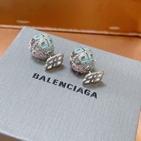 BALENCIAGA Парижские серьги-гвоздикиз серии «Королевская комбинац