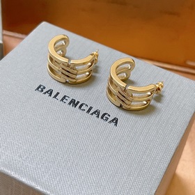 BALENCIAGA Парижские серьги-гвоздикиз серии «Королевская комбинац