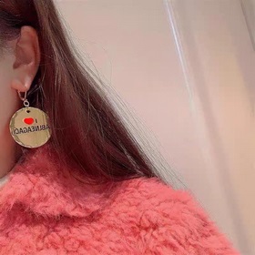 Оригинальный товар, новая модель. Balenciaga, новая модель сереже
