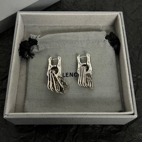 Balenciaga серьги, лаконичные и элегантные, изготовлены из высоко