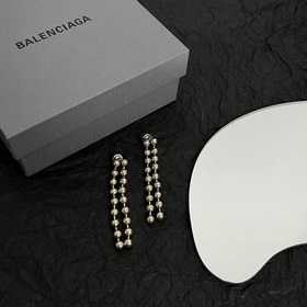 [1311820130] Balenciaga Серьги-гвоздики, лаконичные и элегантные,