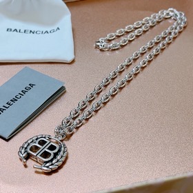 280   Оригинальный товар, новая модель. Ожерелье Balenciaga. Но