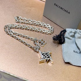 240  Оригинальный товар, новая модель. Ожерелье Balenciaga. Нов