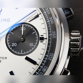 Новинка J5 BL Новый хронограф Breitling B01 серии Premier имеет о