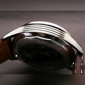 Новинка J5 BL Новый хронограф Breitling B01 серии Premier имеет о