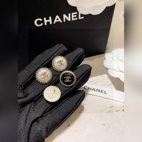 CHANEL Шамфань магнетит жемчуг буквы новые серьги-гвоздики с ориг