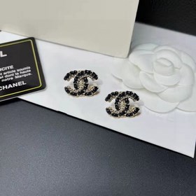 Chanel ZP-модель Маленькие Chanel CHANEL Сережки-гвоздики с букв