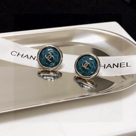 Chanel Новые серьги-гвоздики Chanel CHNEL, изысканные и очароват