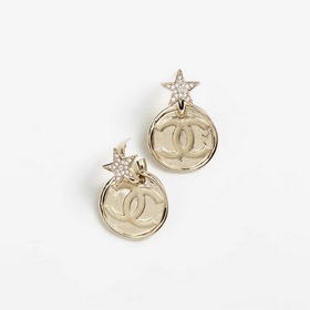 Новые серьги-гвоздики Chanel Новые серьги-гвоздики Chanel c3 с дв