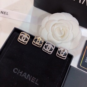 Chanel CHANEL высококачественные серьги с двойным C. Единственны