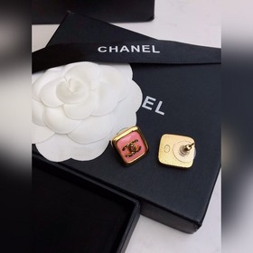 Chanel  [Новинка Chanel] Серьги-гвоздики с жемчужинами Chanel Но