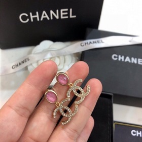 Chanel CHANEL Шанель 2024 новинка серьги-гвоздики из латуни, оче