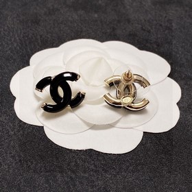 Серьги Chanel в черном цвете. Прозрачные изящные, от Chanel. Эти