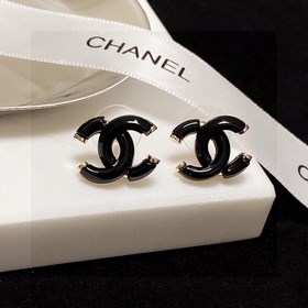 Серьги Chanel в черном цвете. Прозрачные изящные, от Chanel. Эти 