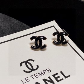 Серьги Chanel в черном цвете. Прозрачные изящные, от Chanel. Эти 