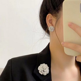 CHANEL Chanel серьги-гвоздики в новом популярном дизайне CHAN 23K