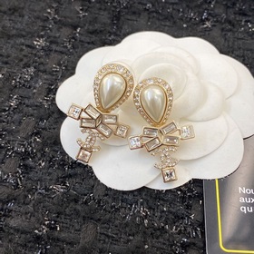 Код GE266 0658915 Новые серьги Chanel в наличии Оригинальные изде