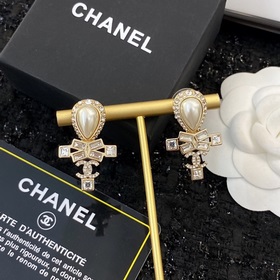 Код GE266 0658915 Новые серьги Chanel в наличии Оригинальные изде