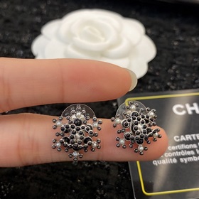 Код GE299  0548735 [Chanel] Популярные серьги-гвоздики Chanel Ор