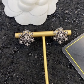 Код GE299  0548735 [Chanel] Популярные серьги-гвоздики Chanel Ор
