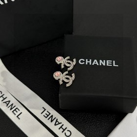 Chanel подержанные серьги с двойным C. Модели Chanel не нуждаются